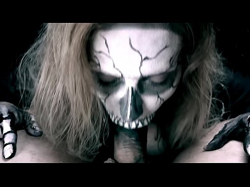 ❤️ Demoniczna dziewczyna ssąca kutasa swoimi czarnymi ustami i połykająca spermę. ❤❌ Sex video at pl.hentai-id.ru ️❤